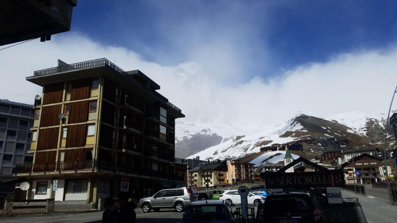 Homey Apartment In The Heart Of Cervinia Бройл-Червиня Екстериор снимка