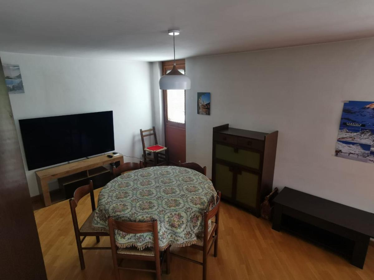 Homey Apartment In The Heart Of Cervinia Бройл-Червиня Екстериор снимка