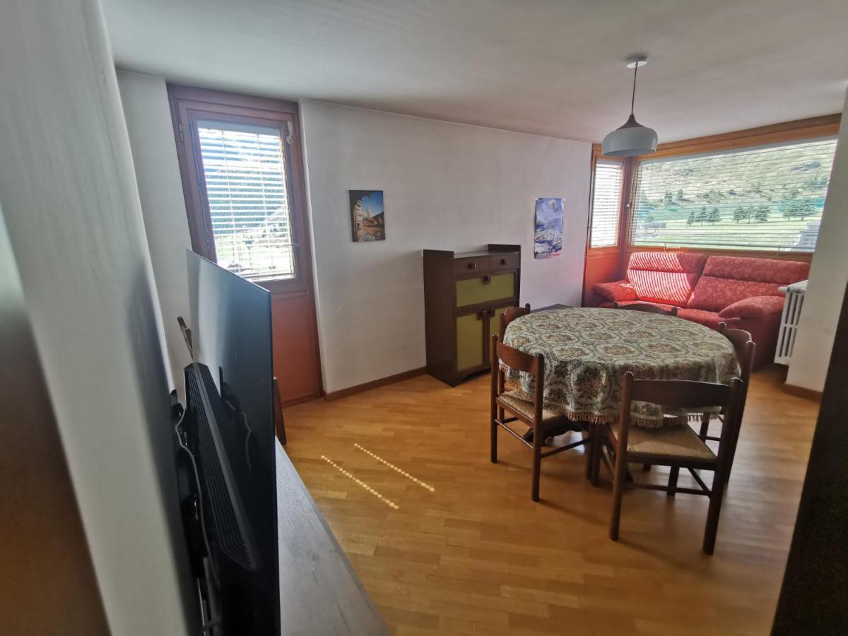Homey Apartment In The Heart Of Cervinia Бройл-Червиня Екстериор снимка