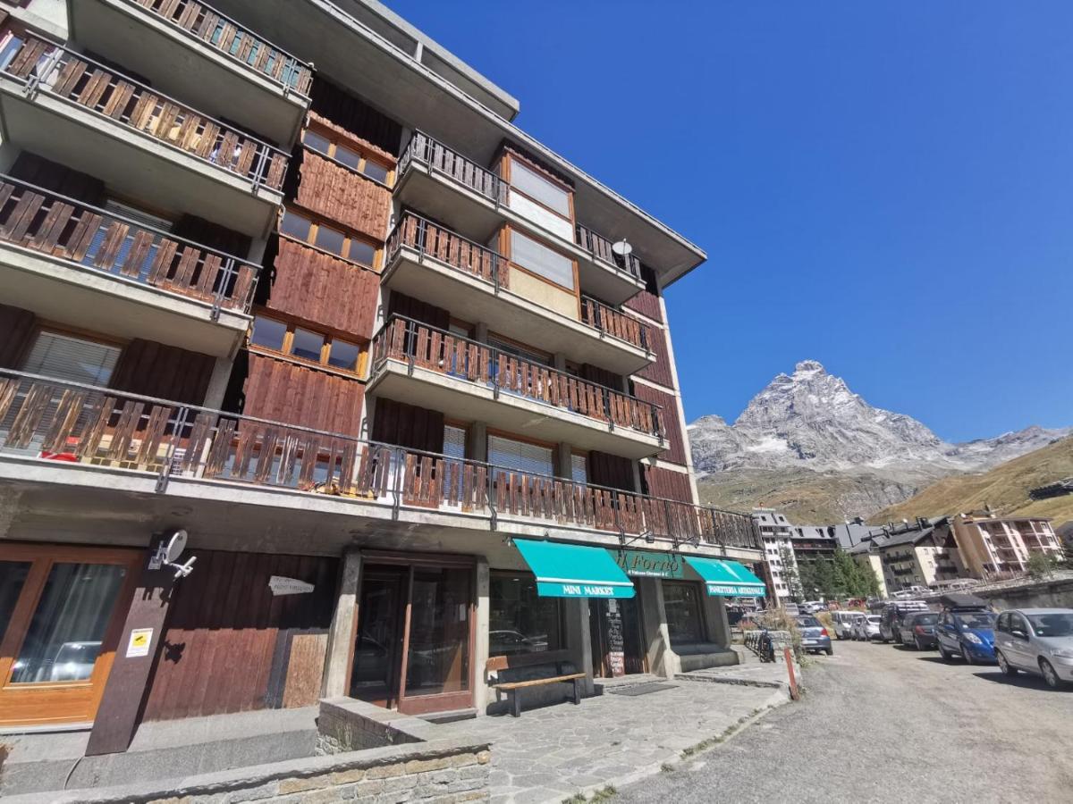 Homey Apartment In The Heart Of Cervinia Бройл-Червиня Екстериор снимка