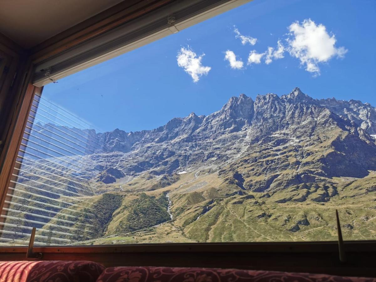 Homey Apartment In The Heart Of Cervinia Бройл-Червиня Екстериор снимка