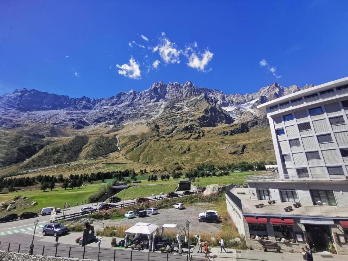 Homey Apartment In The Heart Of Cervinia Бройл-Червиня Екстериор снимка